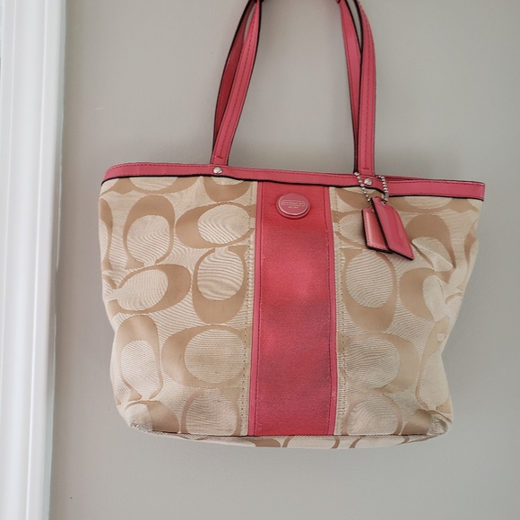 Coach Monogram Purse Coral - Picture 1 of 8